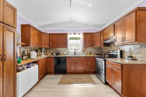 Villa ou maison à louer à West Palm Beach, Floride: 3 chambres, 133.13 m2 № 2272292 - photo 8