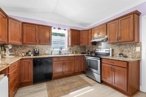 Villa ou maison à louer à West Palm Beach, Floride: 3 chambres, 133.13 m2 № 2272292 - photo 9
