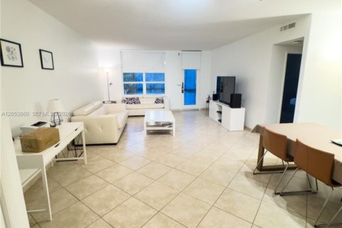 Condominio en alquiler en Bal Harbour, Florida, 1 dormitorio, 94.67 m2 № 2186193 - foto 14