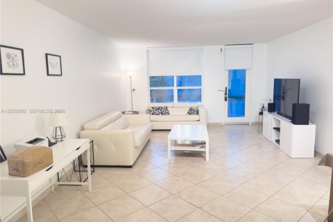 Condominio en alquiler en Bal Harbour, Florida, 1 dormitorio, 94.67 m2 № 2186193 - foto 19