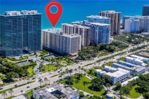 Condominio en alquiler en Bal Harbour, Florida, 1 dormitorio, 94.67 m2 № 2186193 - foto 30
