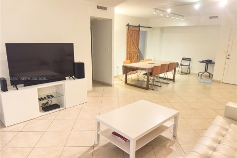 Condominio en alquiler en Bal Harbour, Florida, 1 dormitorio, 94.67 m2 № 2186193 - foto 18