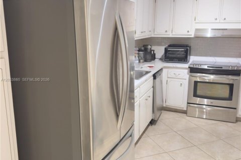 Condominio en alquiler en Bal Harbour, Florida, 1 dormitorio, 94.67 m2 № 2186193 - foto 20