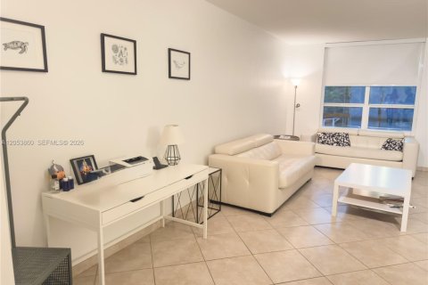 Condominio en alquiler en Bal Harbour, Florida, 1 dormitorio, 94.67 m2 № 2186193 - foto 22
