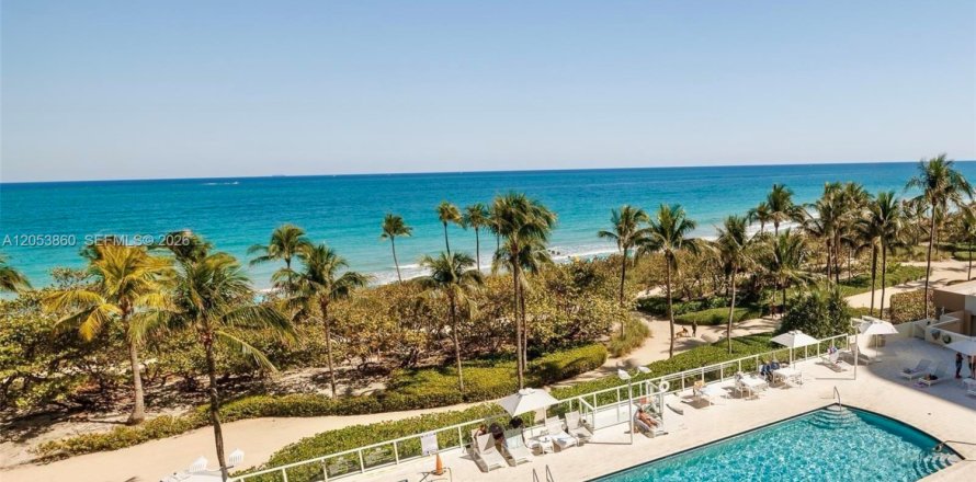 Condominio en Bal Harbour, Florida, 1 dormitorio  № 2186193