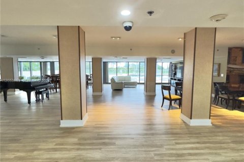 Condominio en alquiler en Bal Harbour, Florida, 1 dormitorio, 94.67 m2 № 2186193 - foto 13