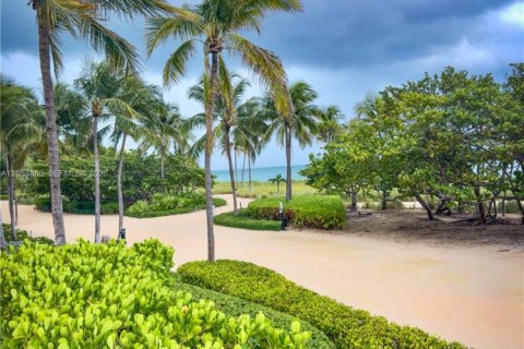 Condominio en alquiler en Bal Harbour, Florida, 1 dormitorio, 94.67 m2 № 2186193 - foto 8