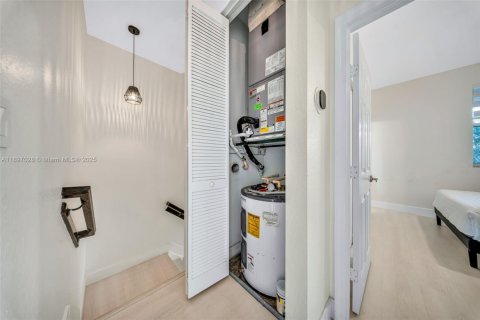Adosado en venta en Pembroke Pines, Florida, 2 dormitorios, 128.11 m2 № 1948616 - foto 30