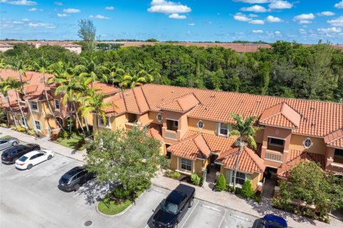 Adosado en venta en Pembroke Pines, Florida, 2 dormitorios, 128.11 m2 № 1948616 - foto 3