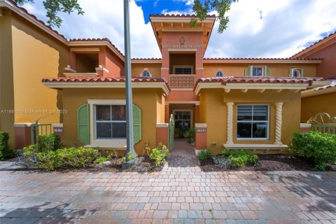 Adosado en venta en Pembroke Pines, Florida, 2 dormitorios, 128.11 m2 № 1948616 - foto 5