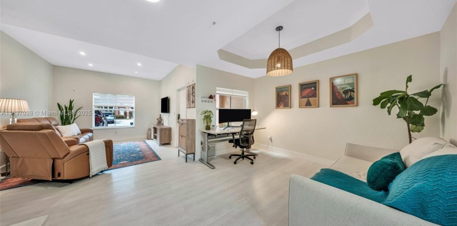 Adosado en Pembroke Pines, Florida 2 dormitorios, 128.11 m2 № 1948616