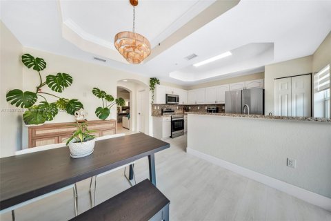 Adosado en venta en Pembroke Pines, Florida, 2 dormitorios, 128.11 m2 № 1948616 - foto 22