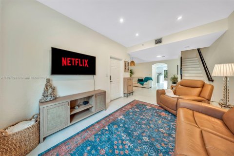Adosado en venta en Pembroke Pines, Florida, 2 dormitorios, 128.11 m2 № 1948616 - foto 12