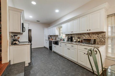 Villa ou maison à vendre à Temple Terrace, Floride: 5 chambres, 273.97 m2 № 1520277 - photo 12