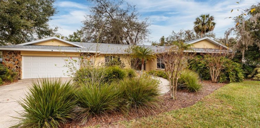 Villa ou maison à Temple Terrace, Floride 5 chambres, 273.97 m2 № 1520277