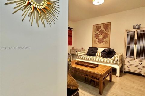Copropriété à louer à Miami Beach, Floride: 1 chambre, 49.7 m2 № 2363740 - photo 4
