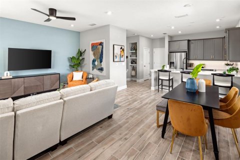 Touwnhouse à vendre à Apopka, Floride: 4 chambres, 155.89 m2 № 2415008 - photo 4