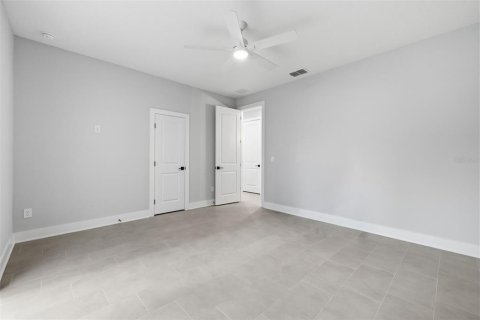 Touwnhouse à vendre à Tampa, Floride: 4 chambres, 230.4 m2 № 2421926 - photo 5