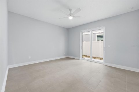 Touwnhouse à vendre à Tampa, Floride: 4 chambres, 230.4 m2 № 2421926 - photo 4