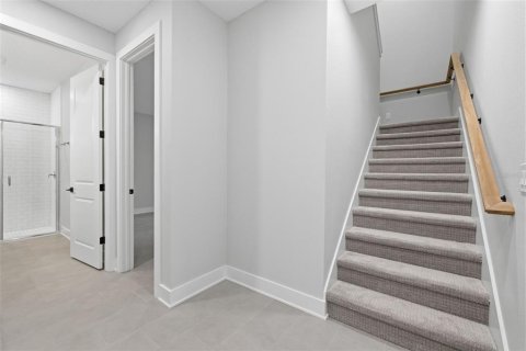 Touwnhouse à vendre à Tampa, Floride: 4 chambres, 230.4 m2 № 2421926 - photo 2