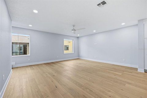 Touwnhouse à vendre à Tampa, Floride: 4 chambres, 230.4 m2 № 2421926 - photo 15