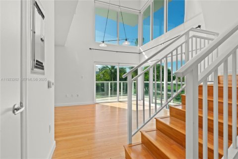 Condo in Miami, Florida, 1 bedroom № 1983704 - photo 18