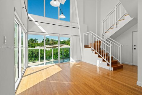 Condo in Miami, Florida, 1 bedroom № 1983704 - photo 3