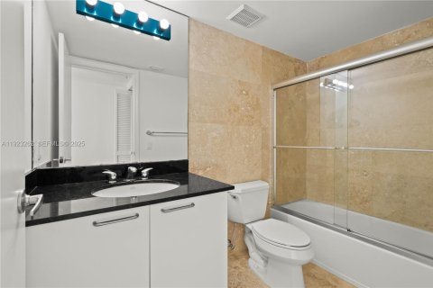 Condo in Miami, Florida, 1 bedroom № 1983704 - photo 23