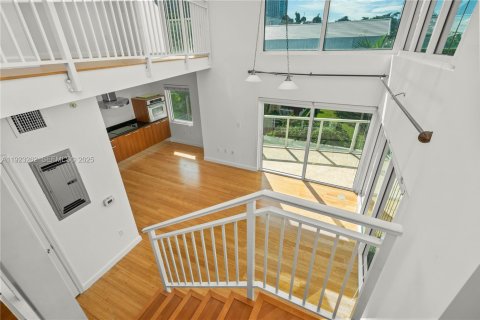 Condo in Miami, Florida, 1 bedroom № 1983704 - photo 17