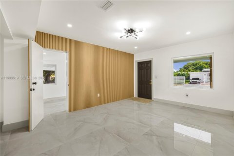 Снять в аренду виллу или дом в Майами, Флорида 4 спальни, 160.63м2, № 2050121 - фото 14