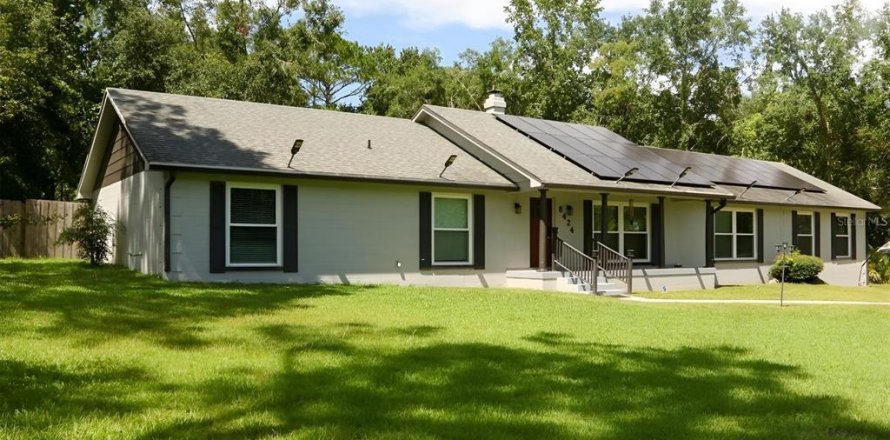 House in Gainesville, Florida 5 bedrooms, 280.01 sq.m. № 2216832