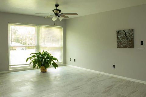 House in Gainesville, Florida 5 bedrooms, 280.01 sq.m. № 2216832 - photo 17