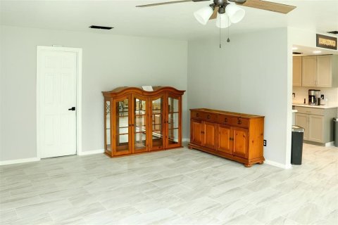 House in Gainesville, Florida 5 bedrooms, 280.01 sq.m. № 2216832 - photo 15