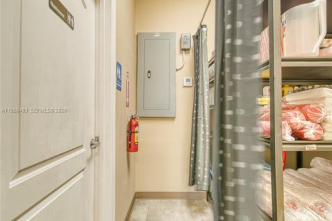 Commercial property in Miami, Florida № 2019711 - photo 16