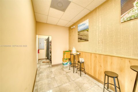 Commercial property in Miami, Florida № 2019711 - photo 6