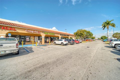 Commercial property in Miami, Florida № 2019711 - photo 22