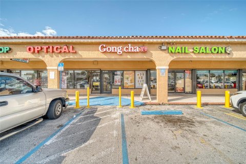 Commercial property in Miami, Florida № 2019711 - photo 20