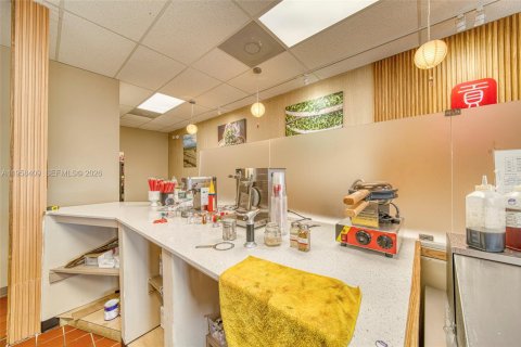 Commercial property in Miami, Florida № 2019711 - photo 5