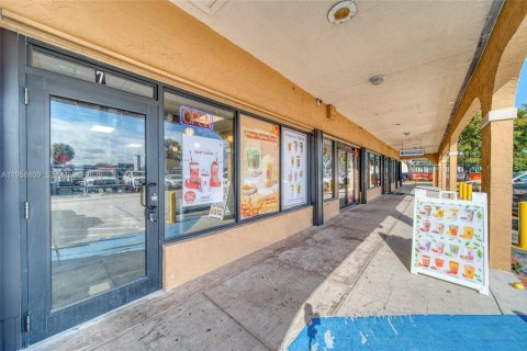 Commercial property in Miami, Florida № 2019711 - photo 17