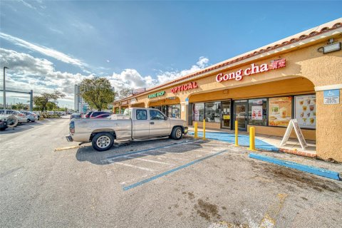 Commercial property in Miami, Florida № 2019711 - photo 21