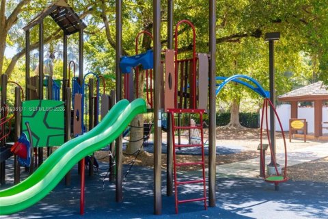 Copropriété à louer à Miami, Floride: 2 chambres, 142.6 m2 № 1998135 - photo 24