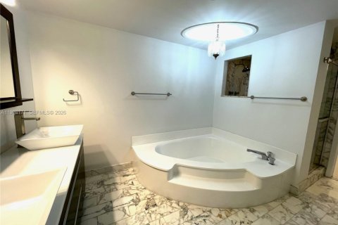 Copropriété à louer à Miami, Floride: 2 chambres, 142.6 m2 № 1998135 - photo 14