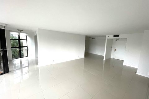 Copropriété à louer à Miami, Floride: 2 chambres, 142.6 m2 № 1998135 - photo 10