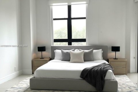 Copropriété à louer à Miami, Floride: 2 chambres, 142.6 m2 № 1998135 - photo 2