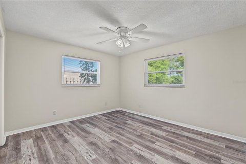 Villa ou maison à louer à Palm Harbor, Floride: 3 chambres, 195.84 m2 № 2418872 - photo 27