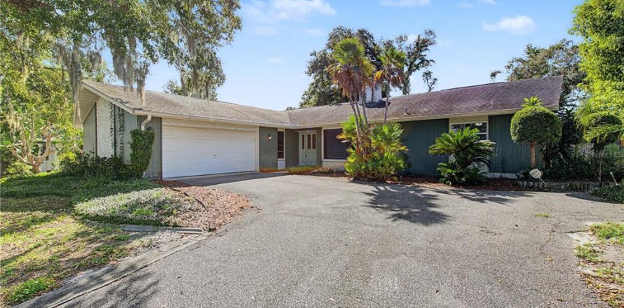 Villa ou maison à Palm Harbor, Floride 3 chambres, 195.84 m2 № 2418872
