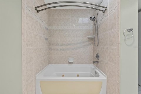 Villa ou maison à louer à Palm Harbor, Floride: 3 chambres, 195.84 m2 № 2418872 - photo 25