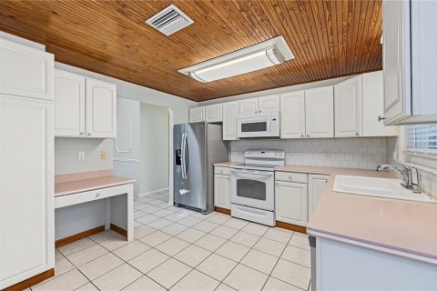 Villa ou maison à louer à Palm Harbor, Floride: 3 chambres, 195.84 m2 № 2418872 - photo 5