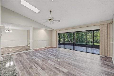 Villa ou maison à louer à Palm Harbor, Floride: 3 chambres, 195.84 m2 № 2418872 - photo 14