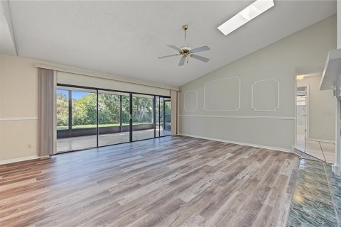 Villa ou maison à louer à Palm Harbor, Floride: 3 chambres, 195.84 m2 № 2418872 - photo 15